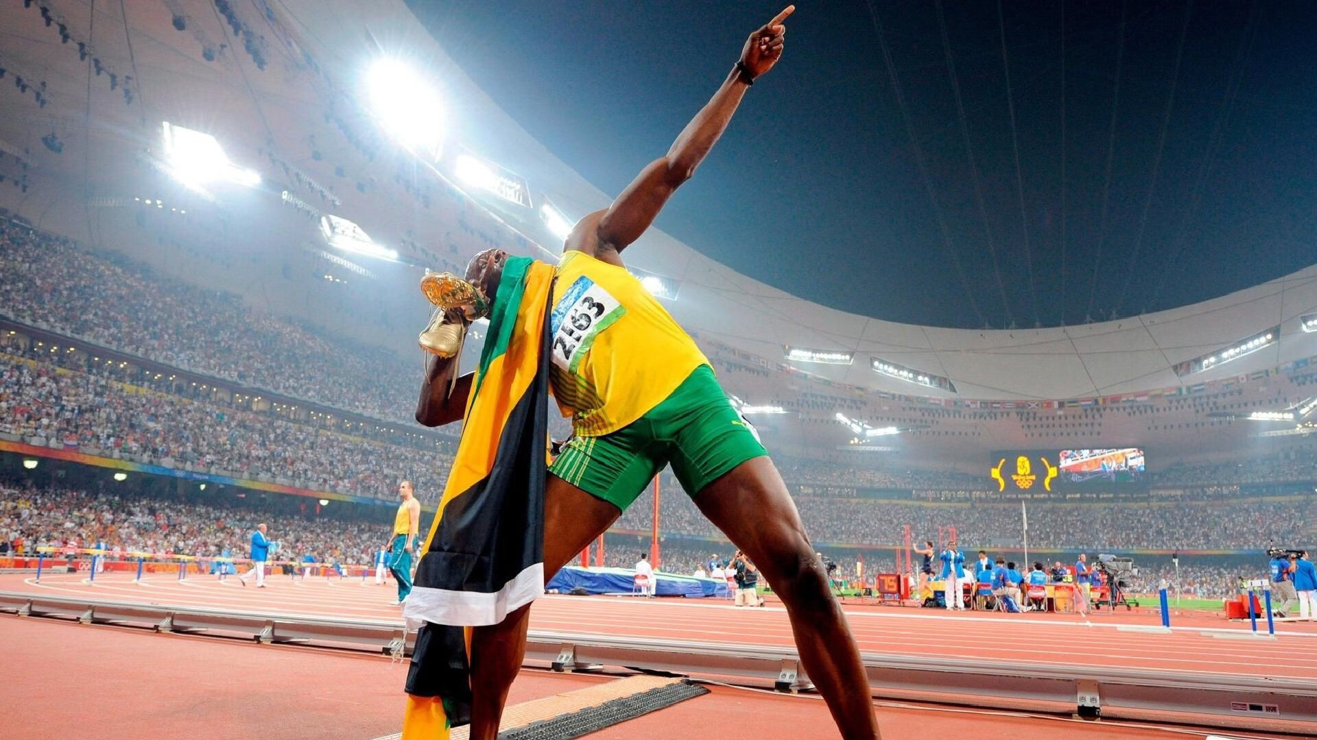 艾比·德尔福：凭借精准的解围，南非队将每次威胁化解于无形，艾比利德尔